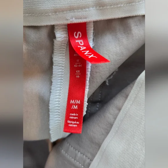 ▪️SPANX On-The-Go Cropped Wide Leg Pants in Classic White M Petite #93 - Picture 7 of 13